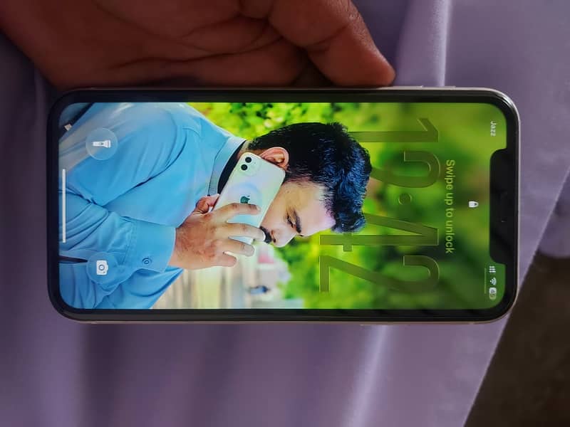 Apple iPhone 11 0
