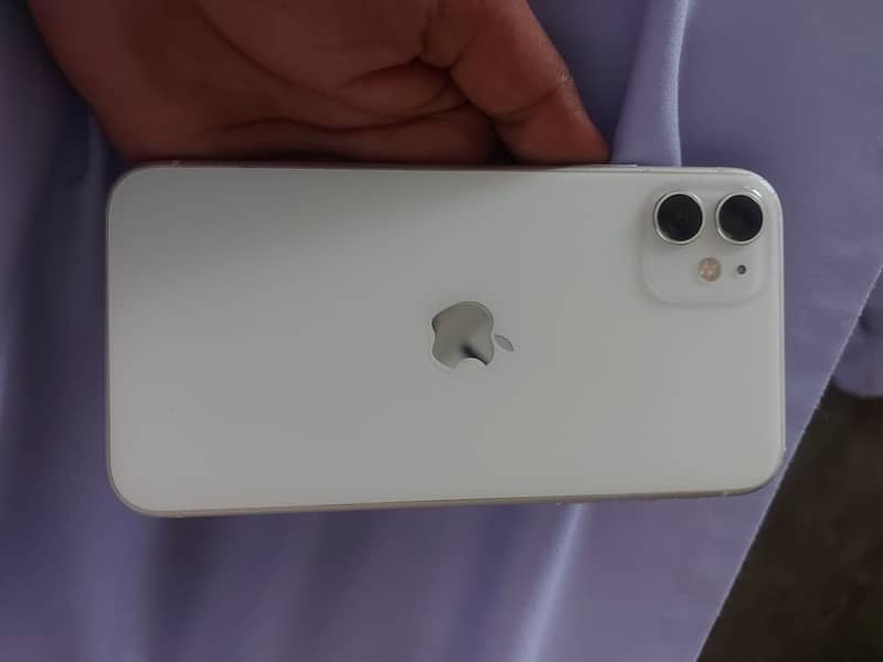 Apple iPhone 11 3