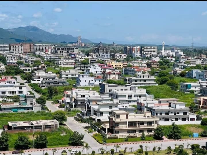 MPCHS E Block 30x60 Plot For Sale 7