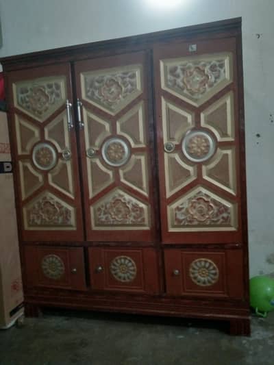 3door  iron almari for sale 15000