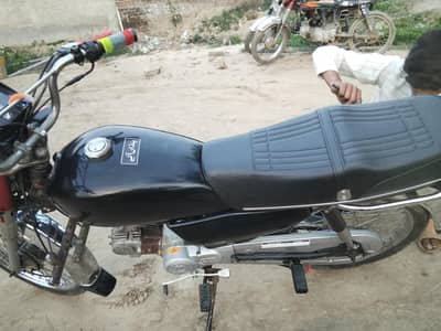 bohat ashi gari ha all to z clear ha