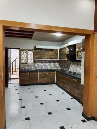 Prime Location 200 Square Yards House In Gulistan-e-Jauhar - Block 2