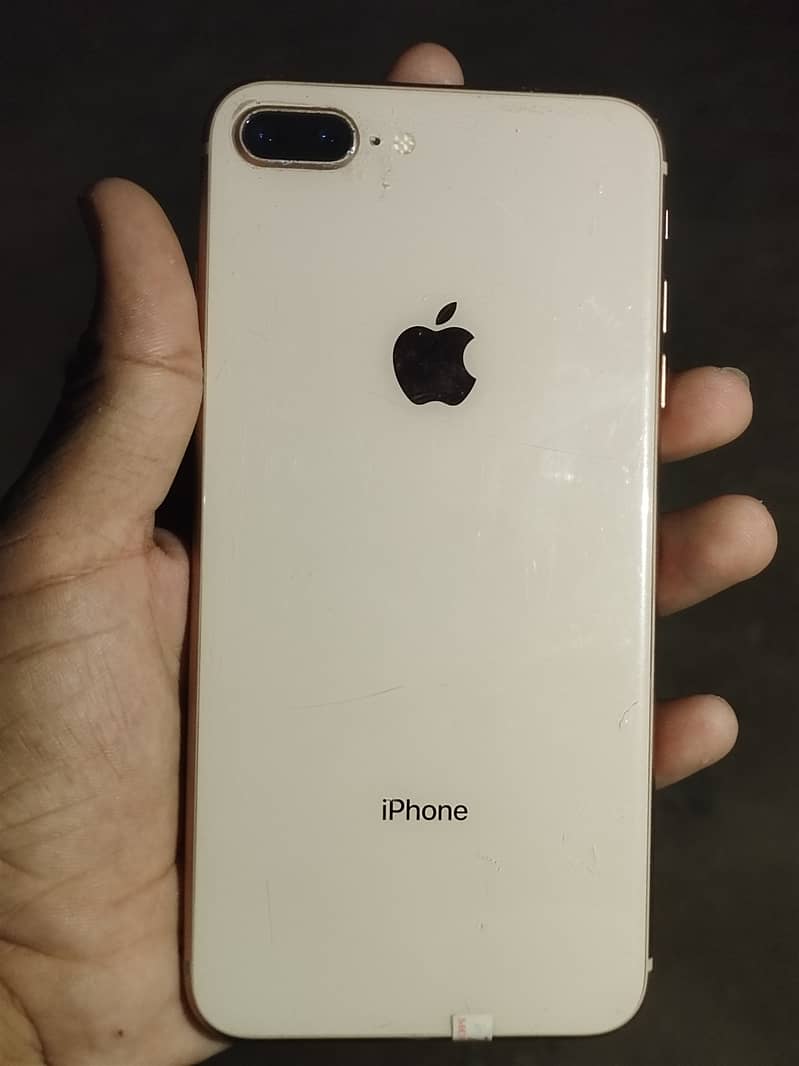 Apple iPhone 8 Plus 1