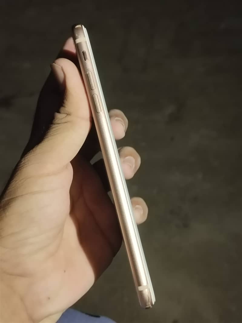 Apple iPhone 8 Plus 3