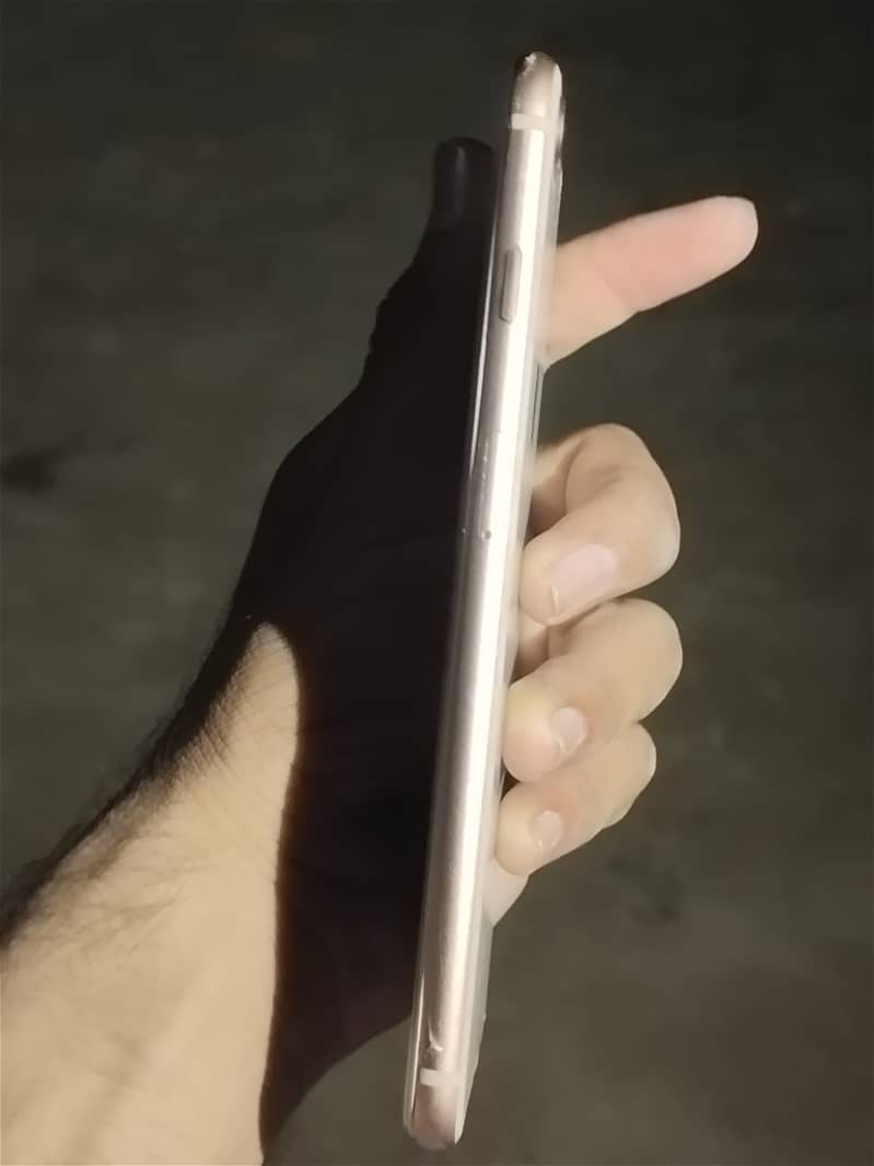Apple iPhone 8 Plus 5