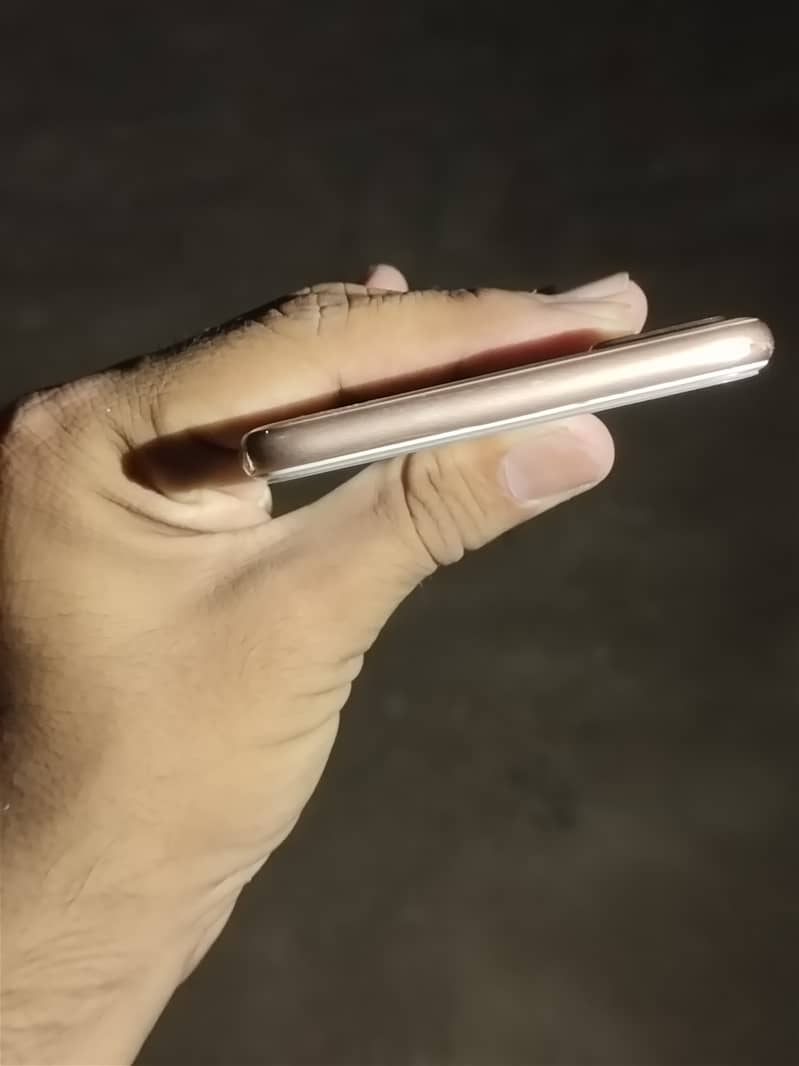Apple iPhone 8 Plus 6