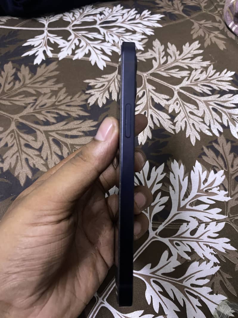 Iphone 12 3