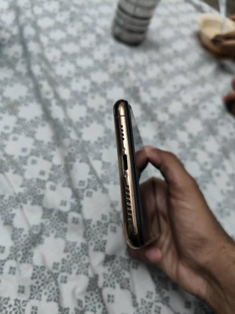 Iphone Xs Max 4