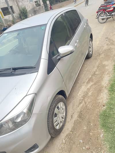 Toyota vitz 13/16