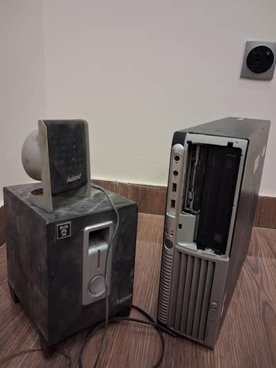 HP desktop with  audonic baser n speaker