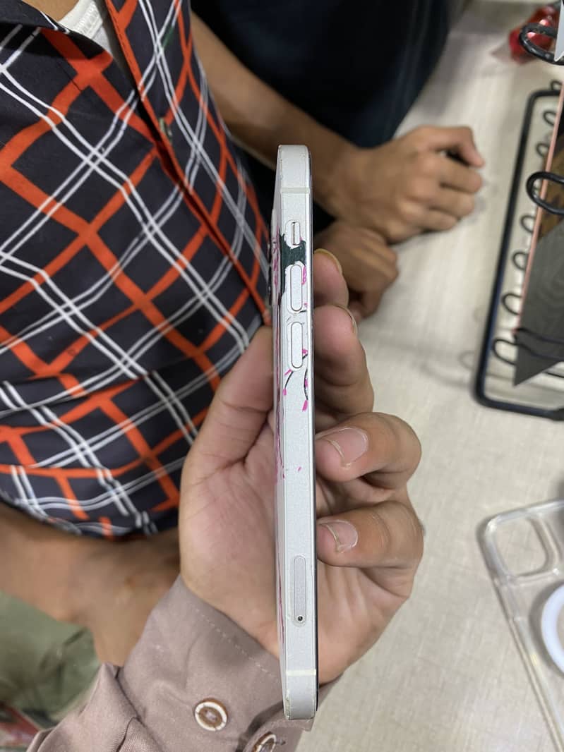 Iphone 12 white 0