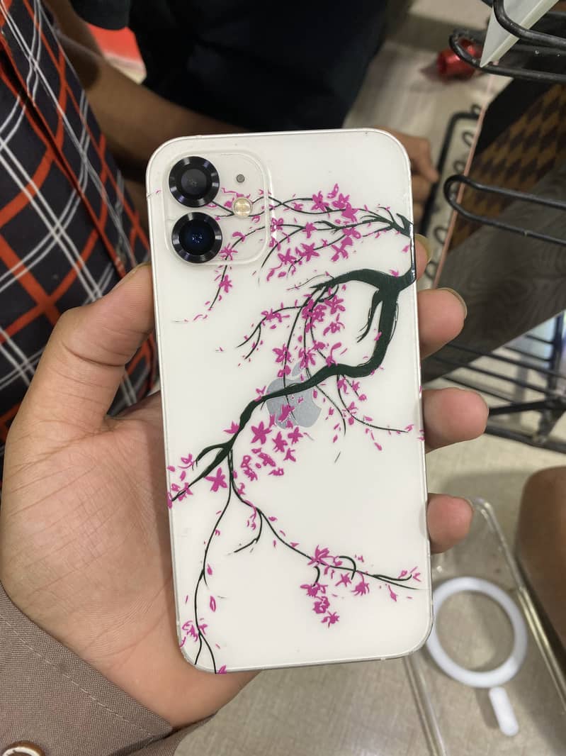Iphone 12 white 2