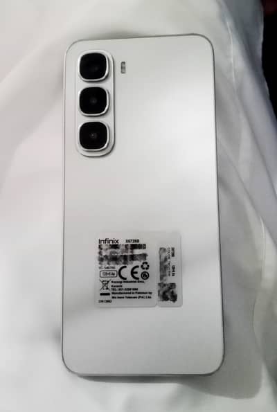 Infinix Hot 60i | 6-128 GB | 5 Months Used | Box & Charger