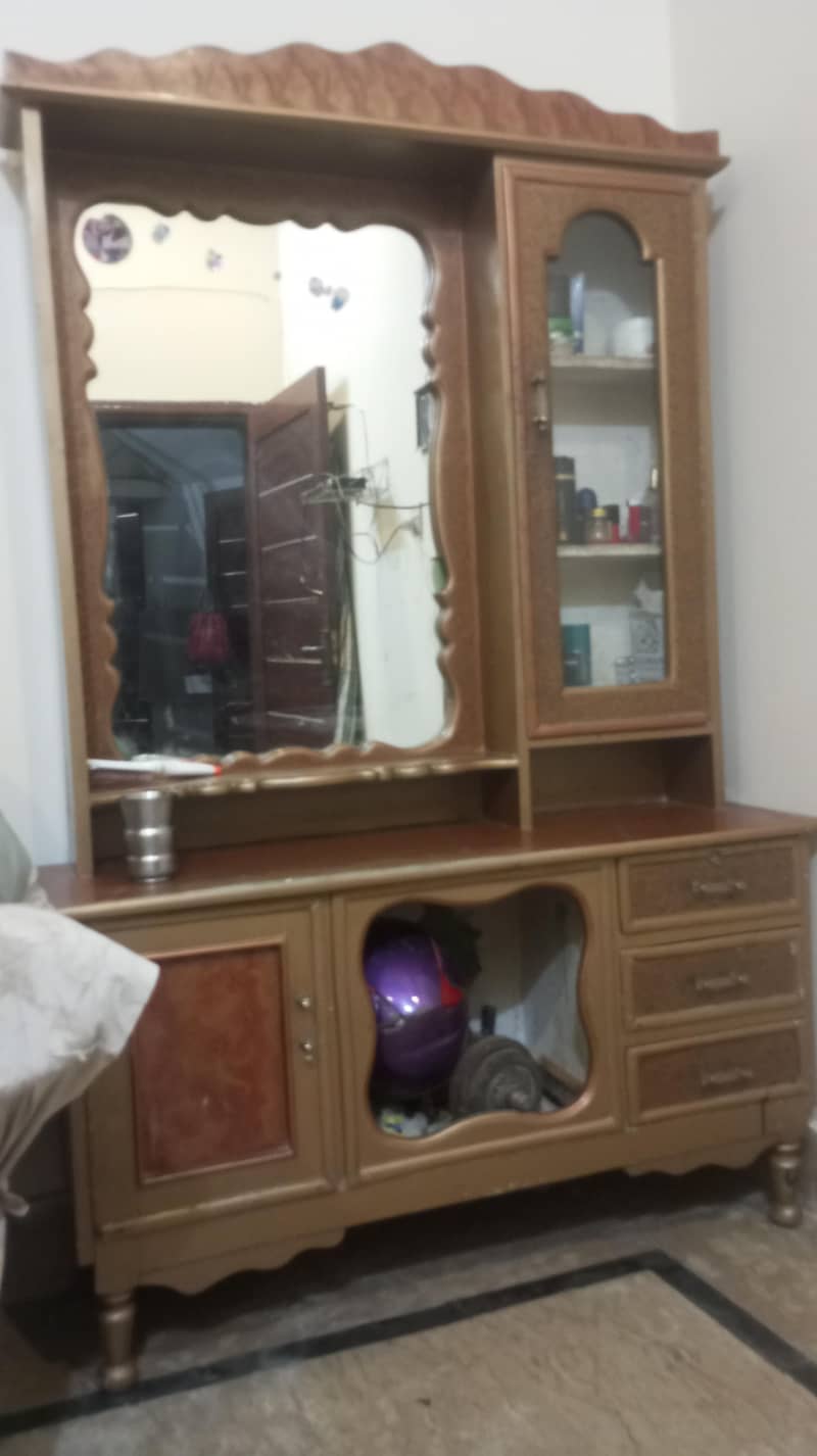 dressing table 0