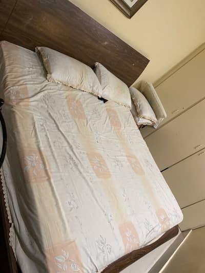 queen size bed with dressing table  bedroom furniture set