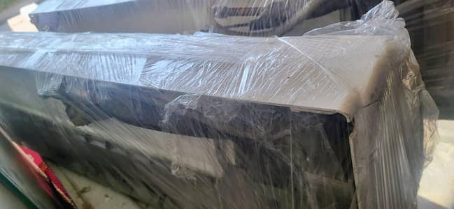 2 Hyundai DC inverter Ac 2 ton each
