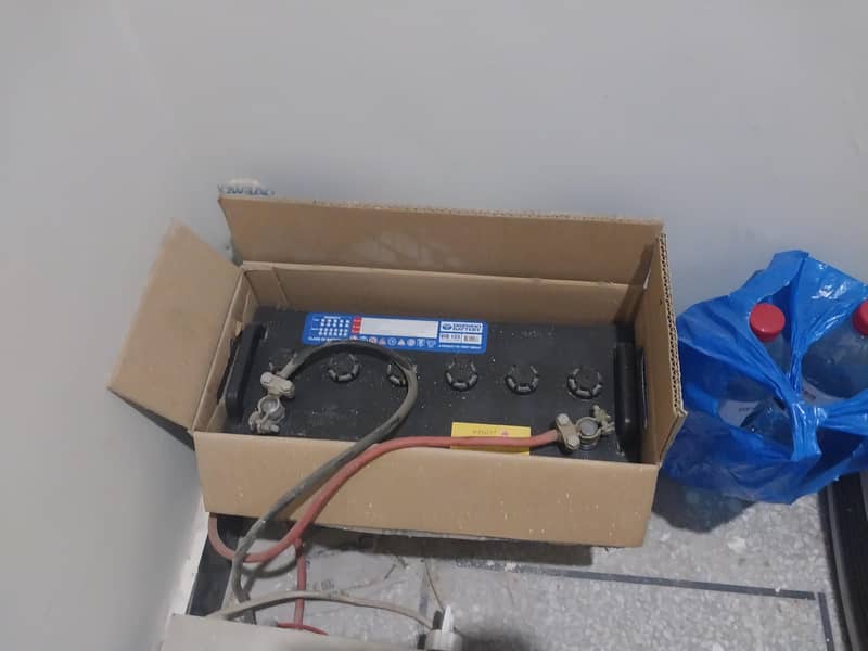 UPS with battery 1