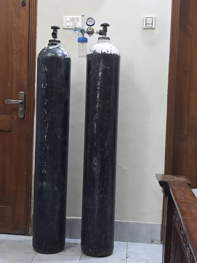 Oxygen Cylenders with cutter