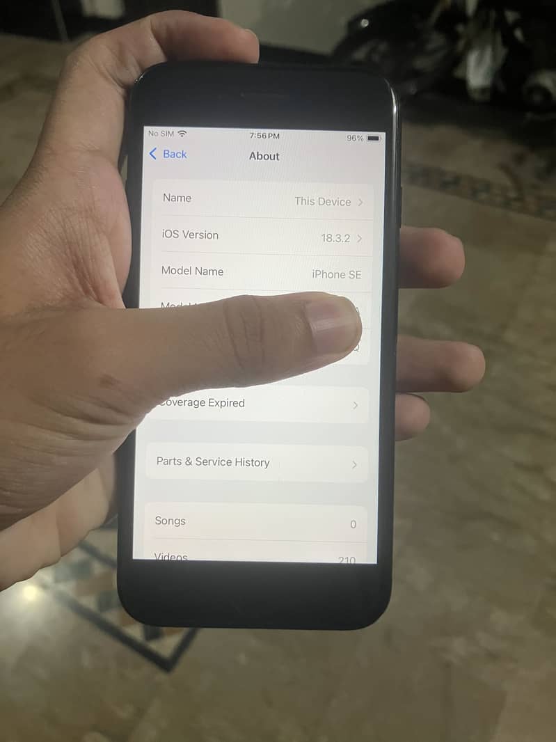 iPhone SE (JV) 1