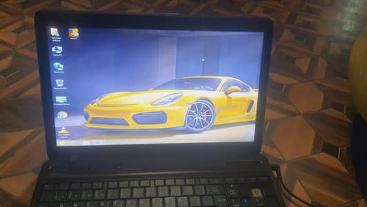Toshiba satellite 4gb/300gb + 500Mb Graphic card