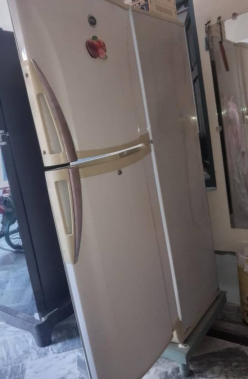 refrigerator 0