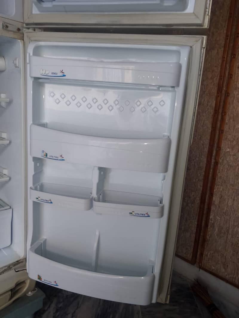 refrigerator 4