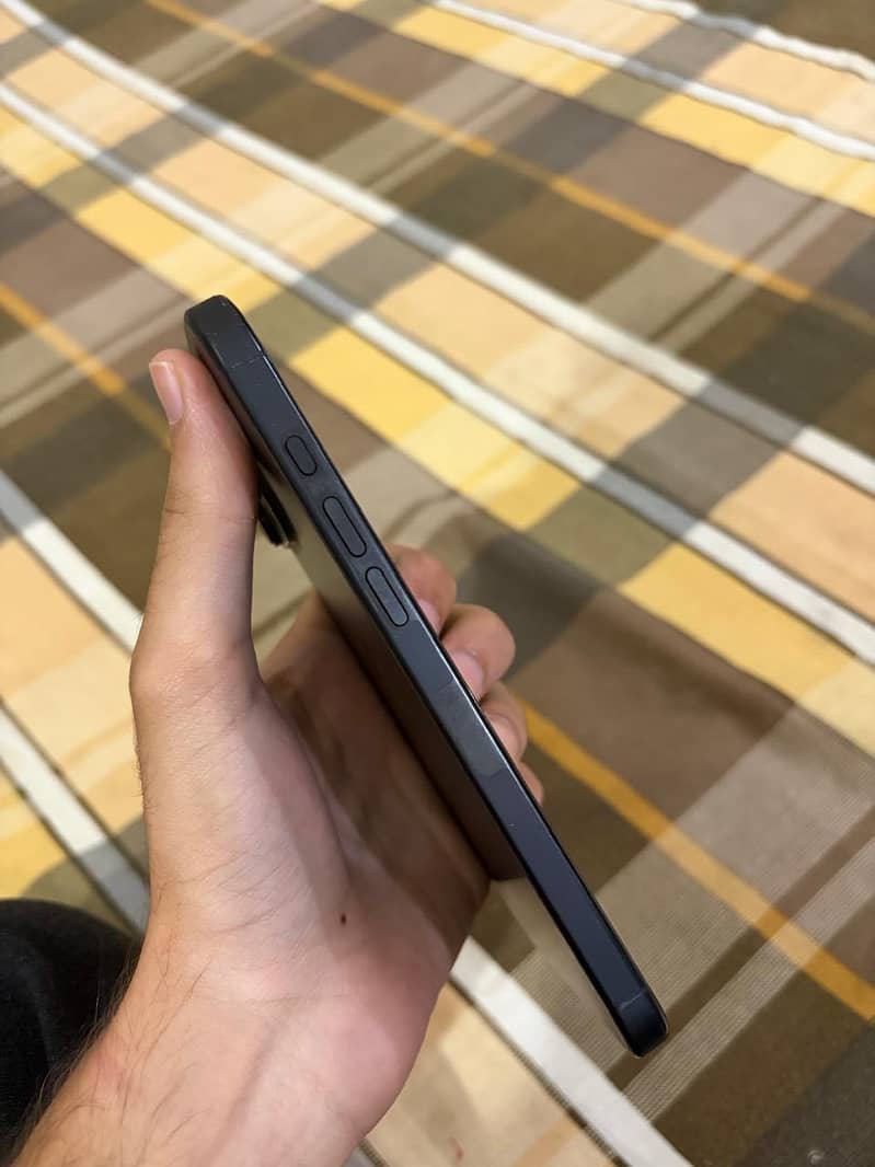 Iphone 16 pro max jv 3