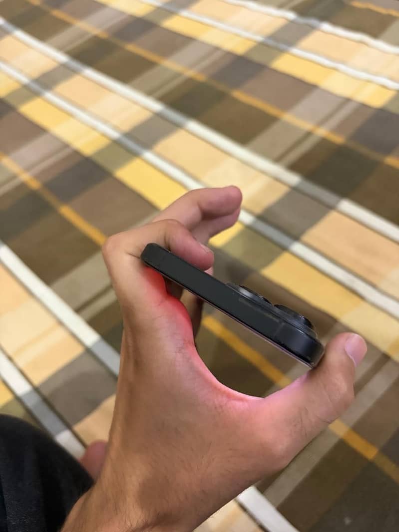 Iphone 16 pro max jv 4