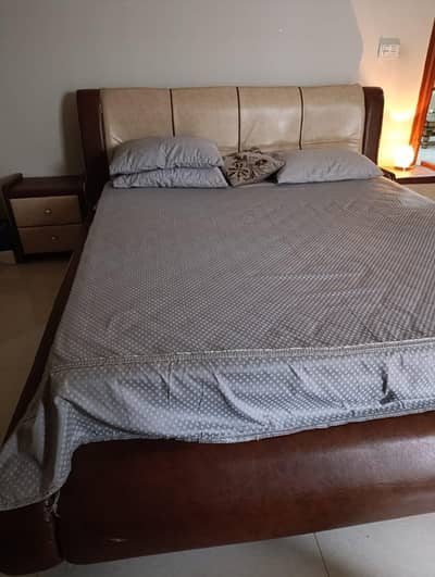King Size Bed with Side Tables – Leather Finish