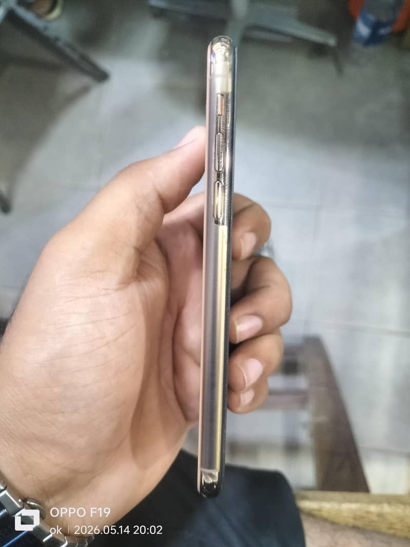 iphone xs 2