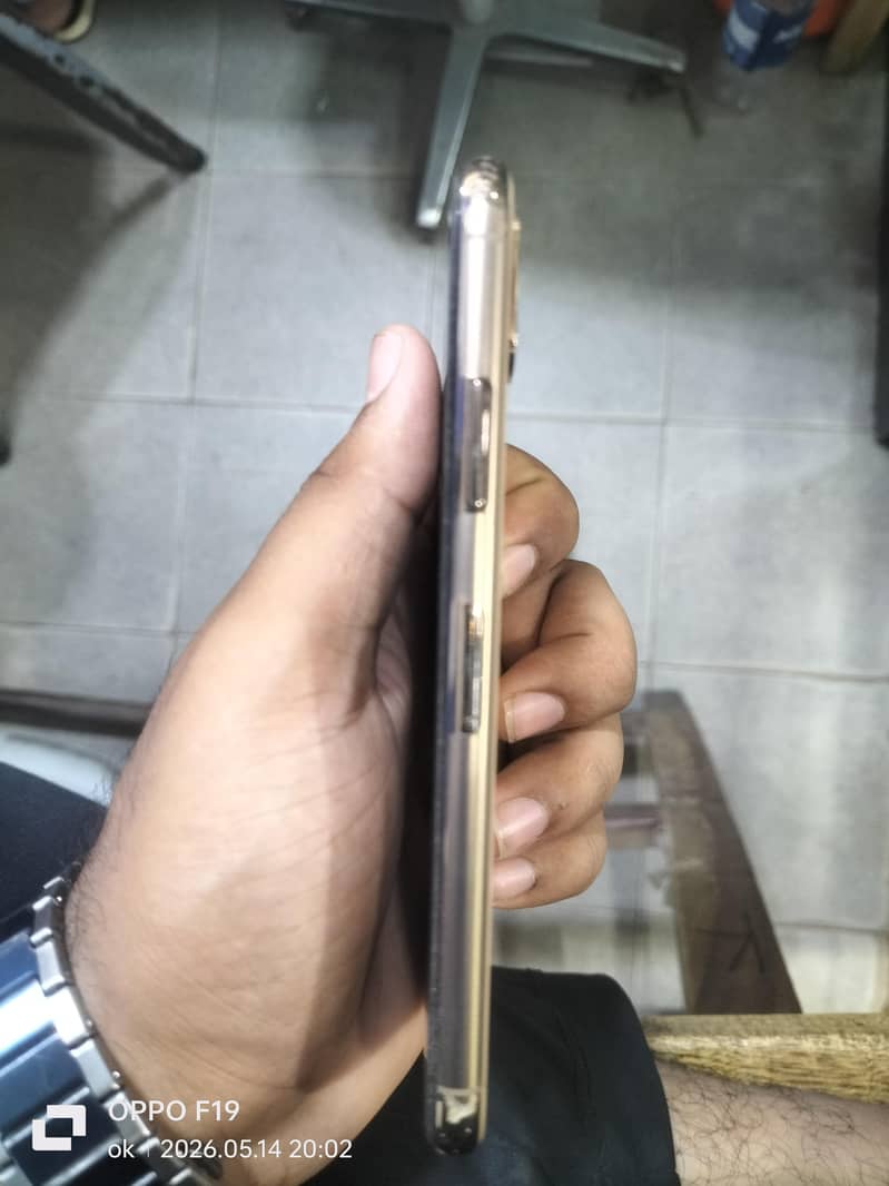 iphone xs 3