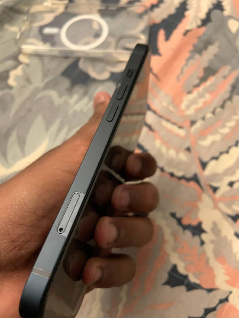 Iphone 13 Box pack zero meter condition 3