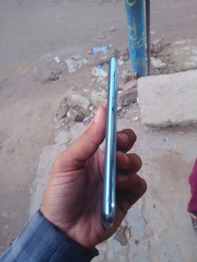 4gb 128gb with box and charger