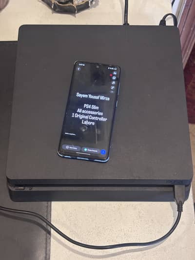 PS4 Slim | 500 GB | 1 OG controller and Accessories | 10/10