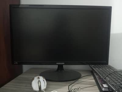 Samsung Gaming Led 22 inch