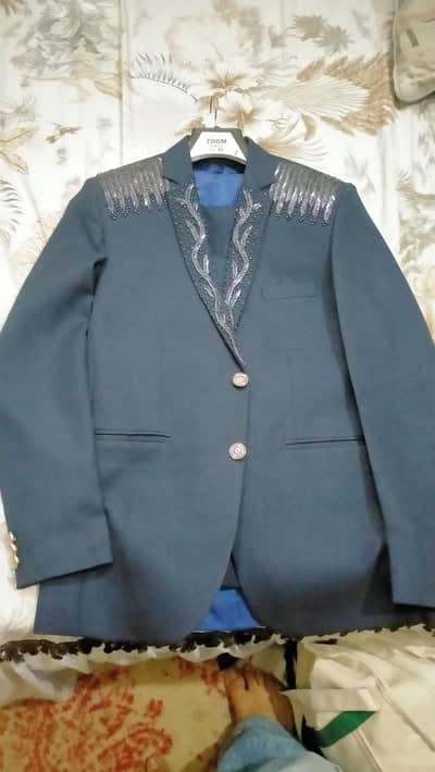 3 pies suit