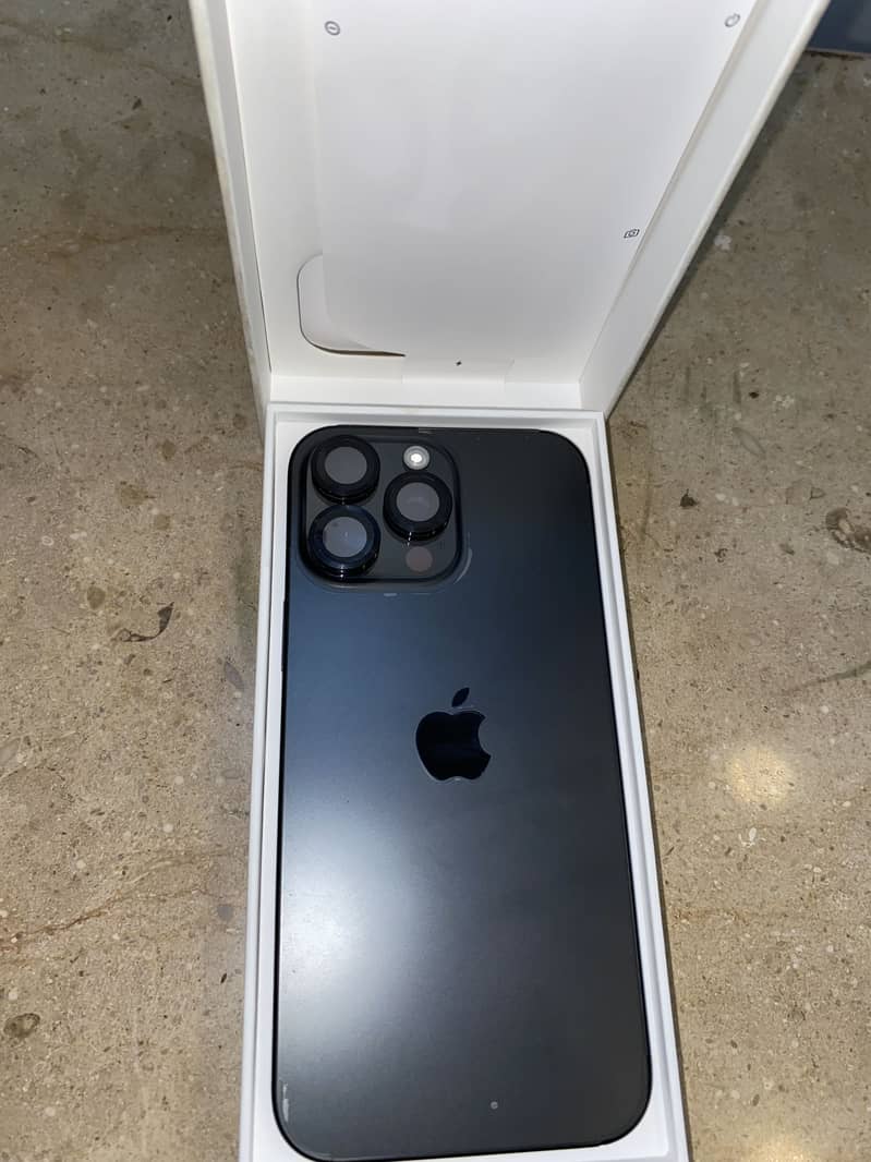Iphone 16 pro max 1