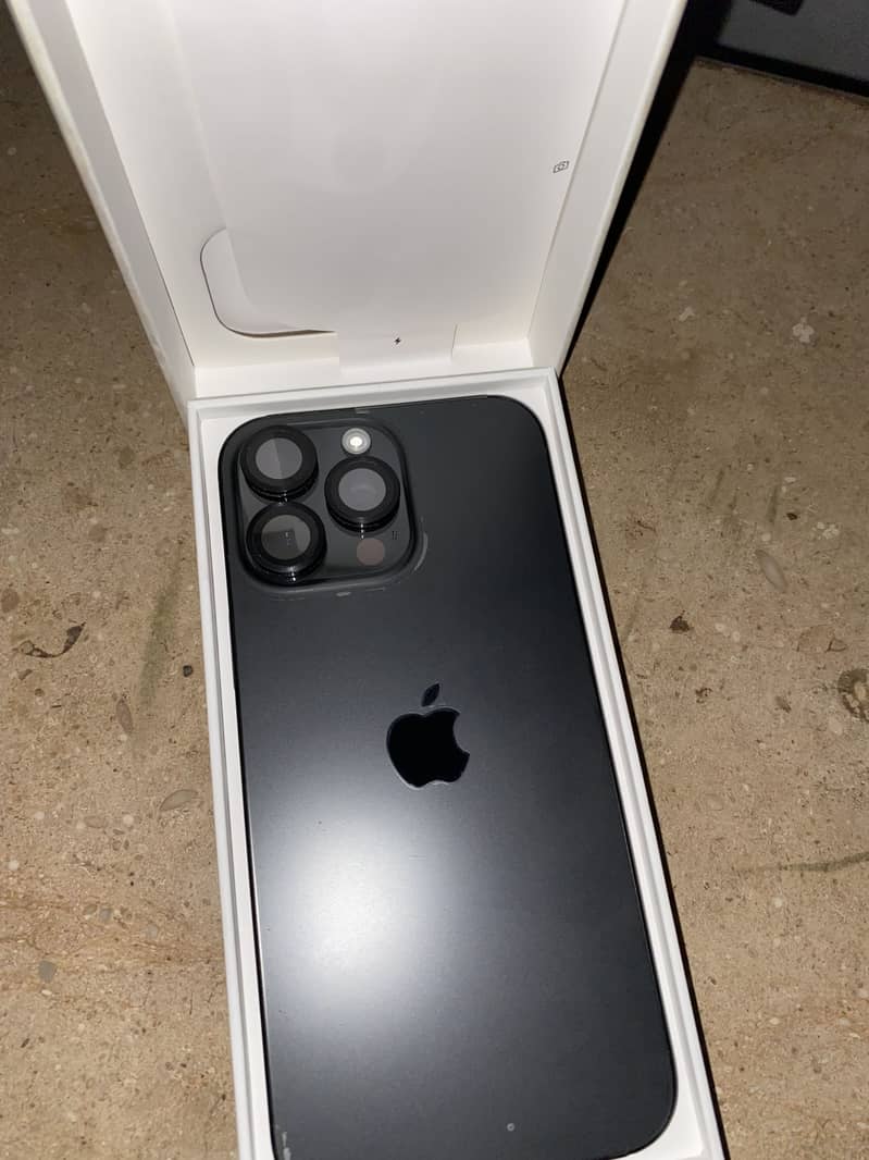 Iphone 16 pro max 10