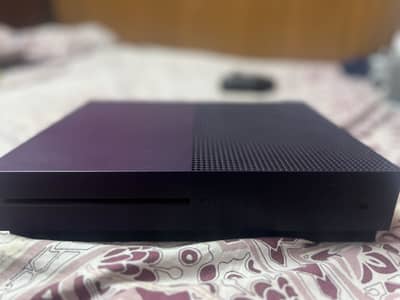 Xbox 1S. 1 TB Purple colour special edition used