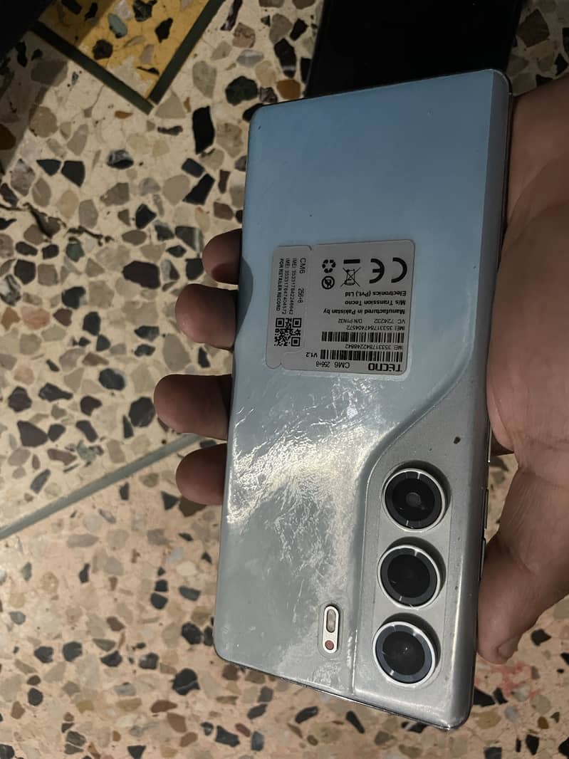 TECNO CAMON 40 pro 2