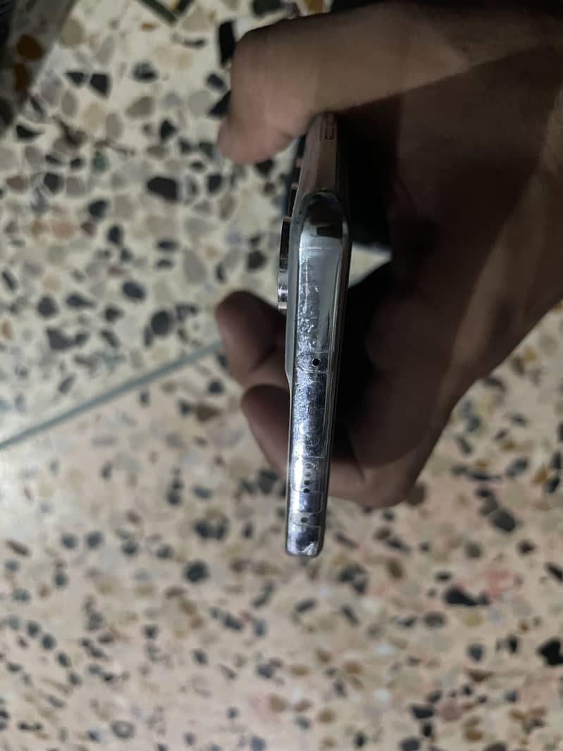 TECNO CAMON 40 pro 3