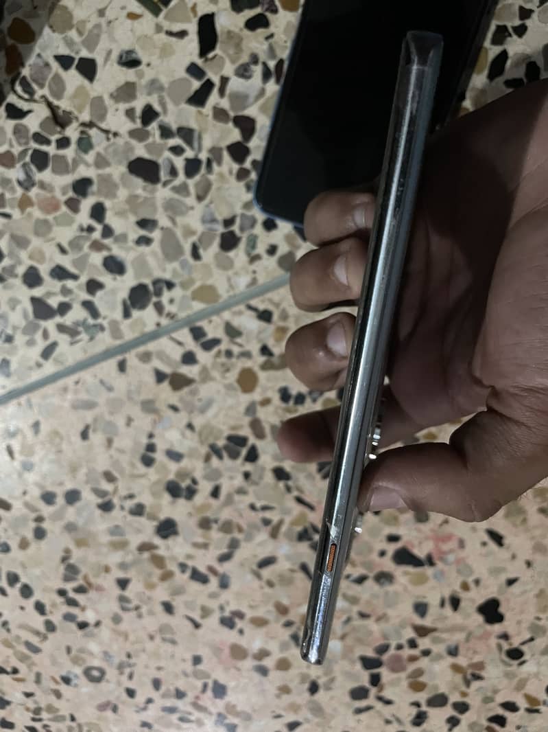 TECNO CAMON 40 pro 5