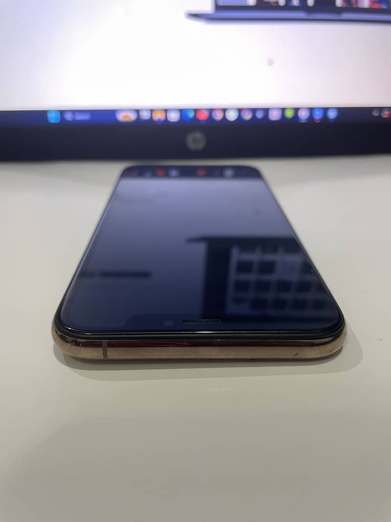 Iphone xs 4