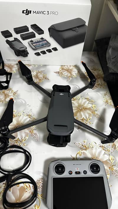 DJI Mavic 3 Pro Fly More Combo