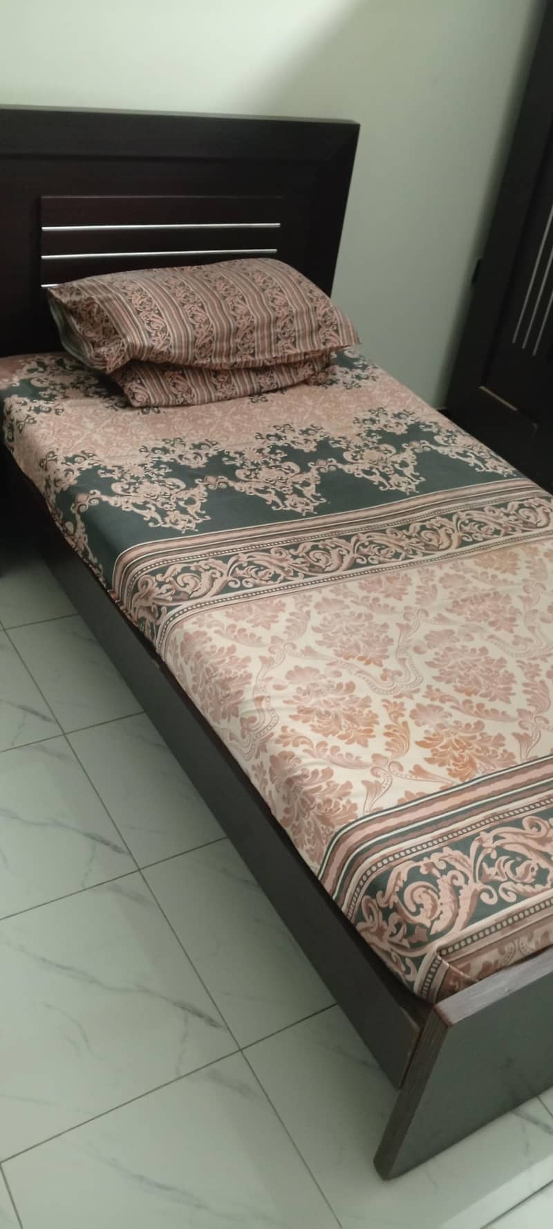 Single Bed 0