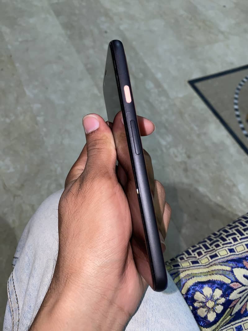 Pixel 4 3