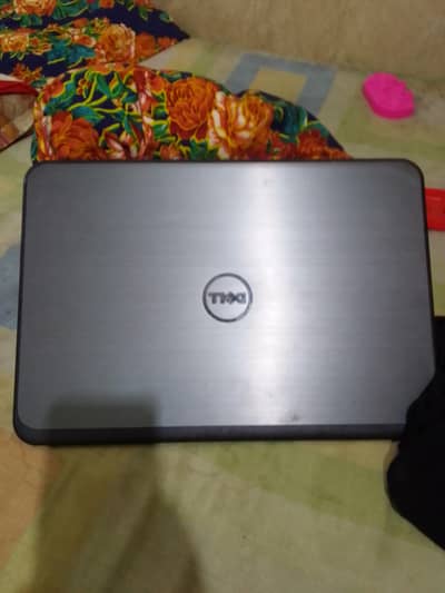 deel laptop i3 four 8 gp ram 128 gp ss d