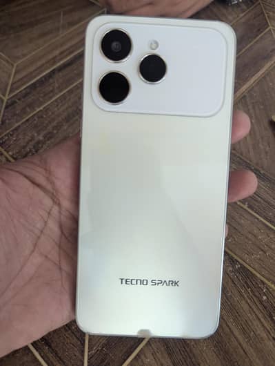 Tecno Spark 40
