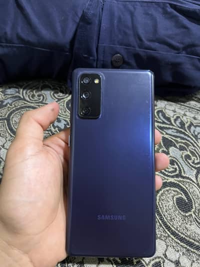 samsung s20fe with box