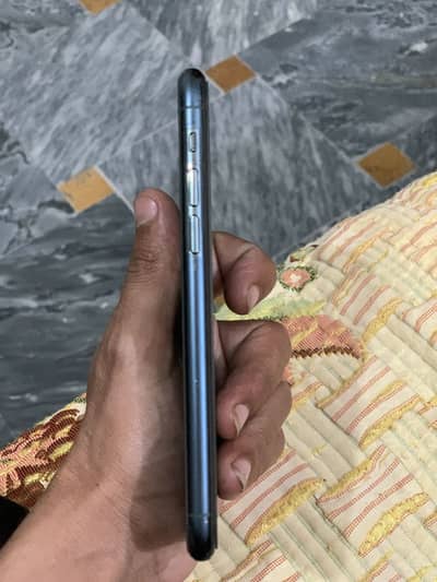 Iphone 11 pro factory unlock